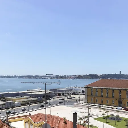 Alfama Golden View By Homing 아파트 *